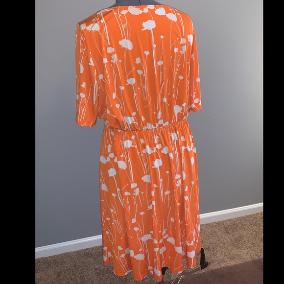 Bright orange white flower knee length dress - Picture 2 of 3